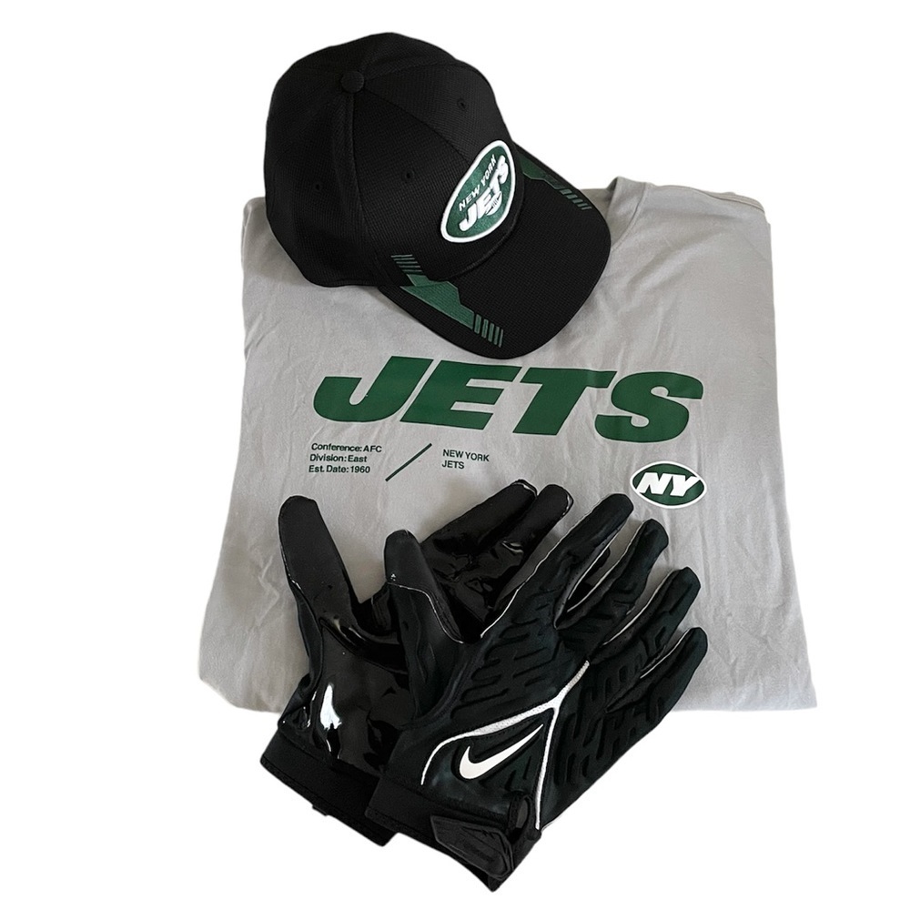 NFL New York Jets Nike Football On Field Apparel Shirt, New Era Hat & Gloves Set
